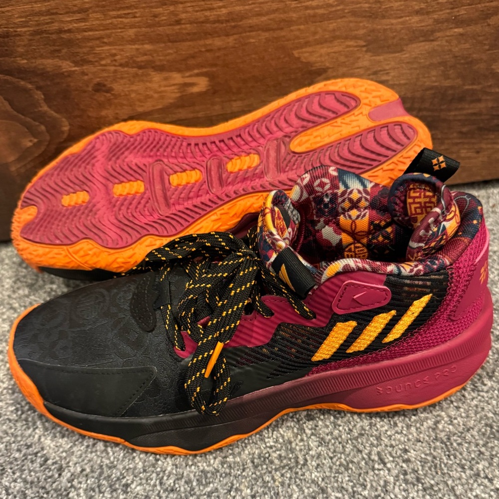 Adidas Dame 8 Black Red Unisex Sneakers GW1816 Size 6.5M/7.5W